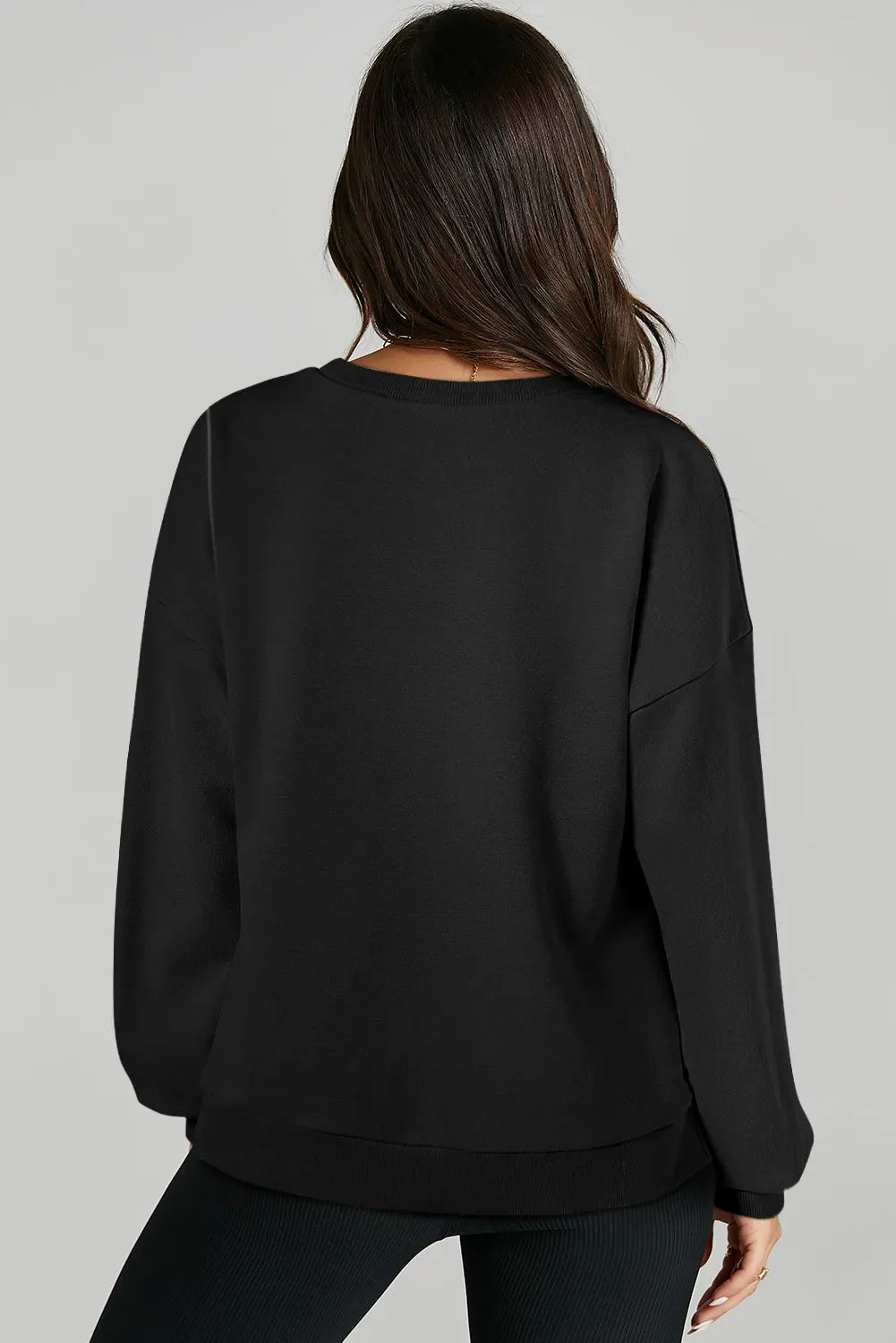 Claudia | Long-sleeved sweatshirt with a high, low crew neck