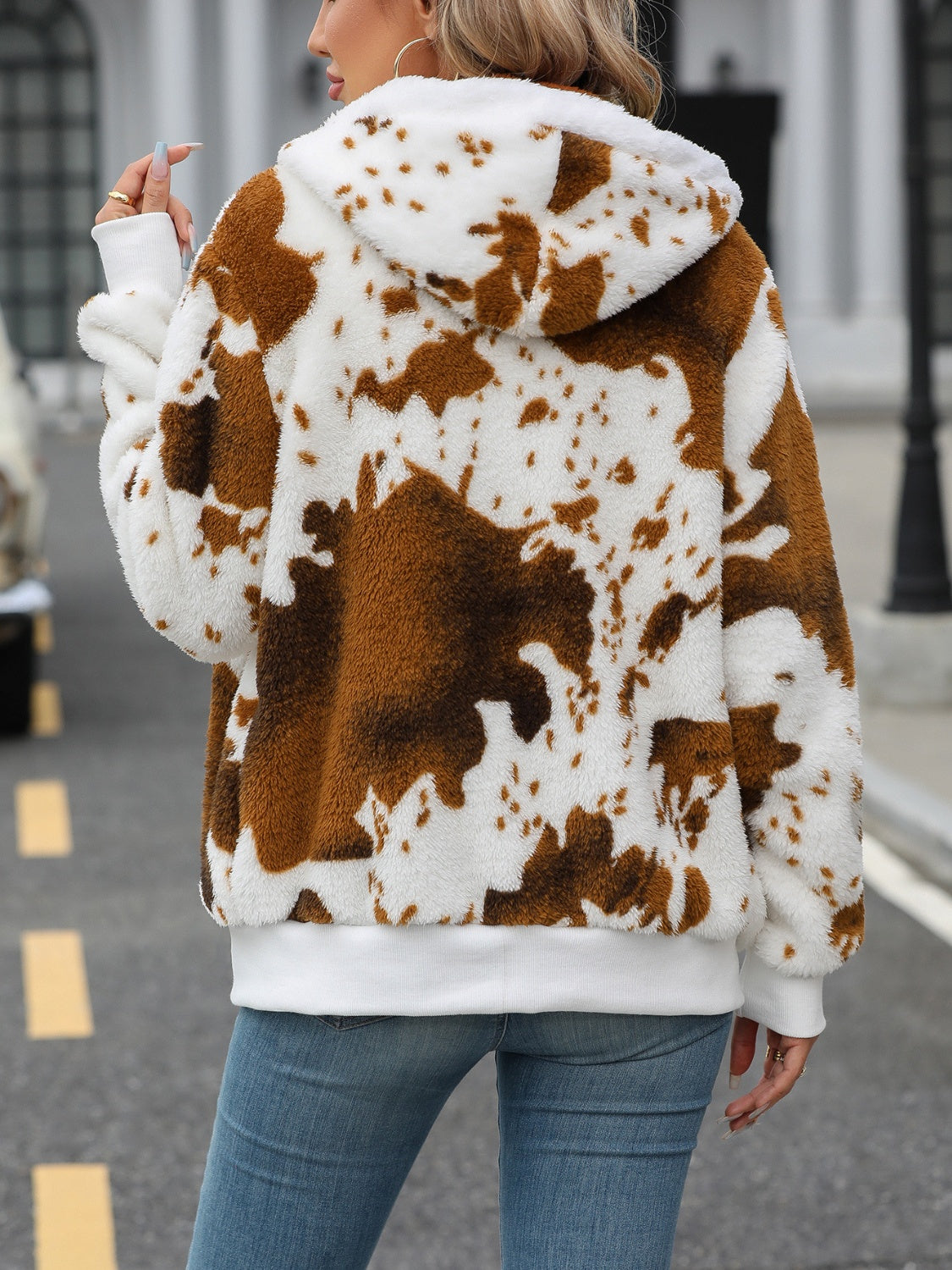 Beate | Fluffy hooded jacket with drawstring and zip