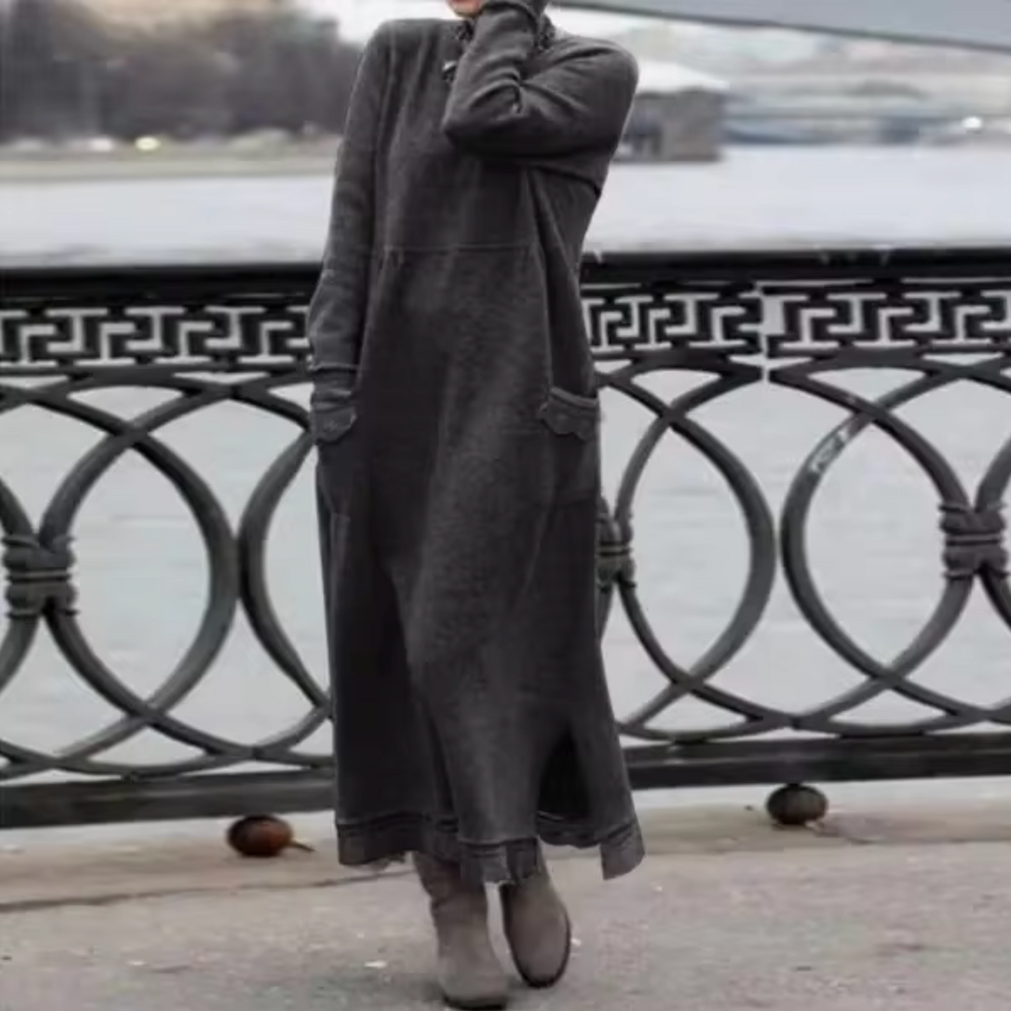 Maria Elena | Loose velvet sweatshirt dress
