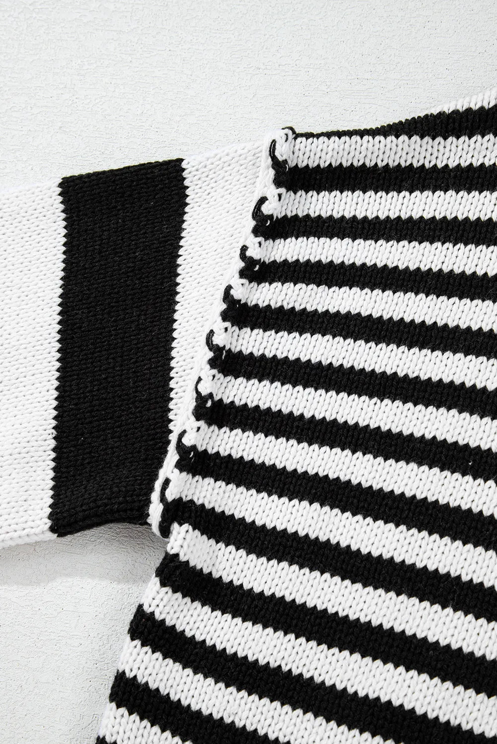 Angela | Striped long-sleeved sweater with a crew neck