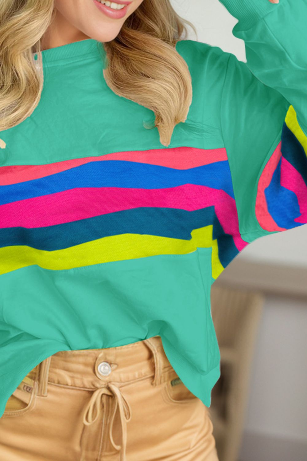 Aurora | Contrasting long-sleeved top with a crew neck