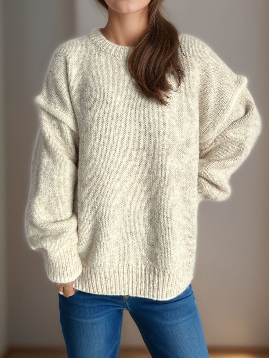 Luz | Round neck sweater with sloping shoulders and contrasting trim