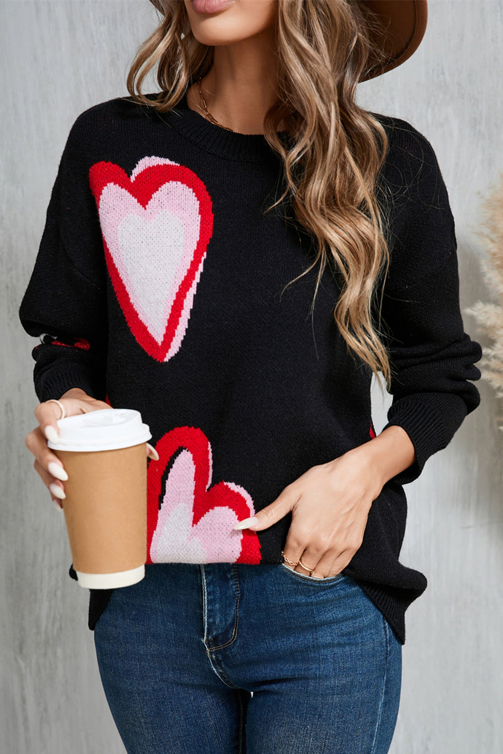 Elsa | Heart-shaped, long-sleeved crew neck sweater