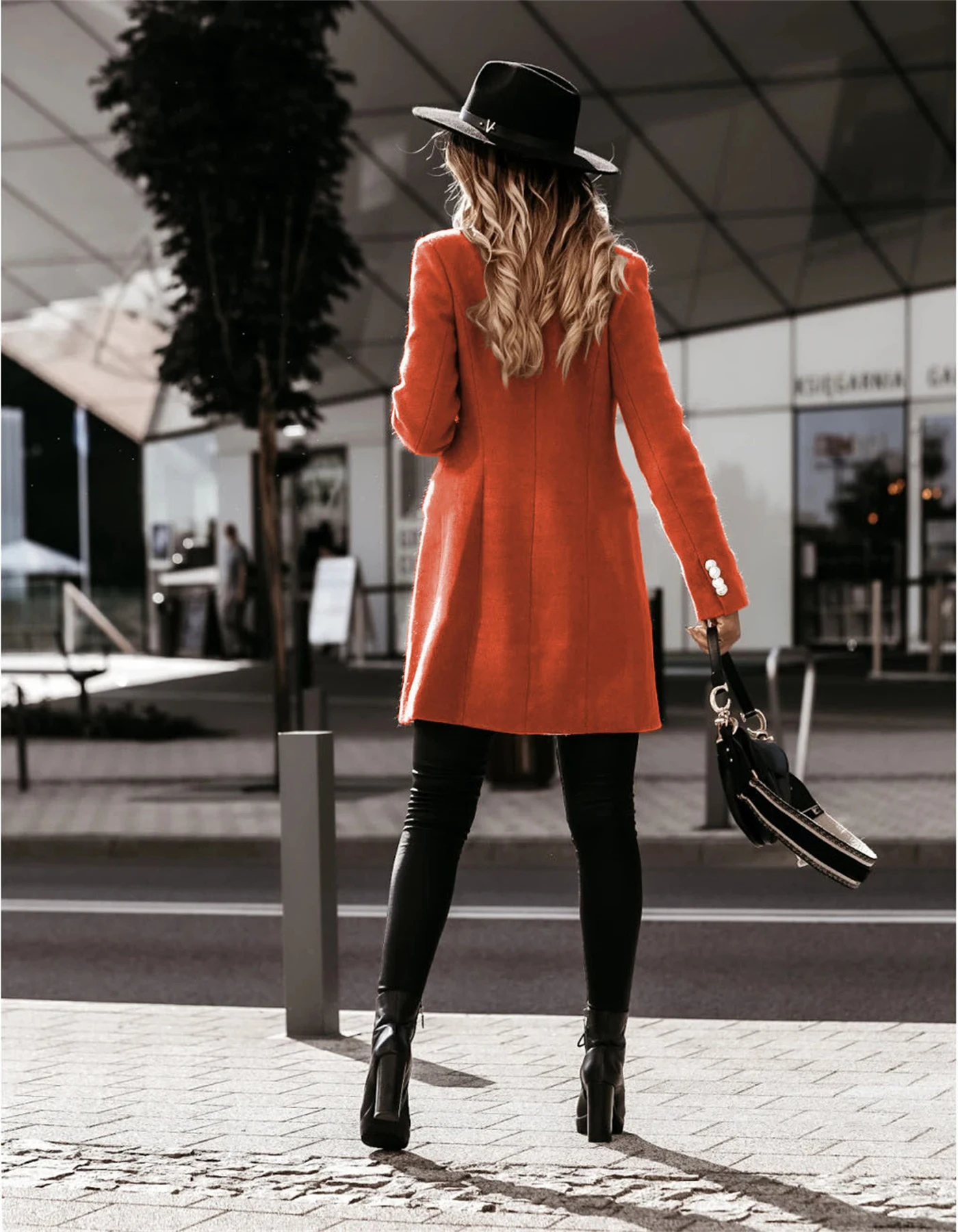 Hilda | Elegant and casual winter garment