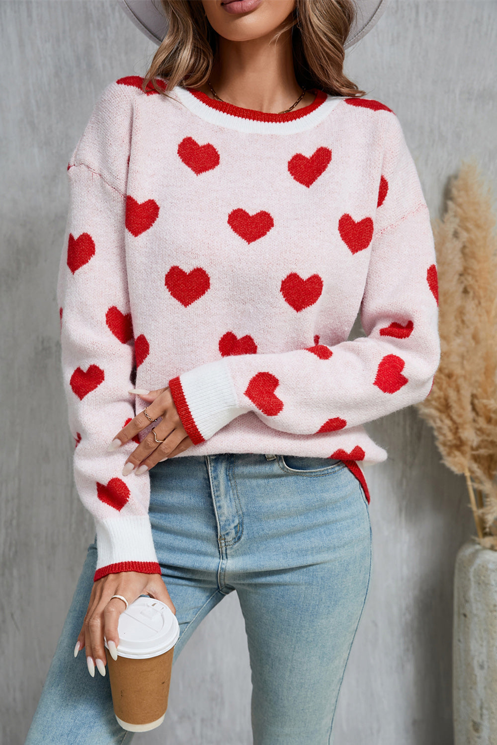 Lilli | Round neck sweater with contrast trim and heart pattern