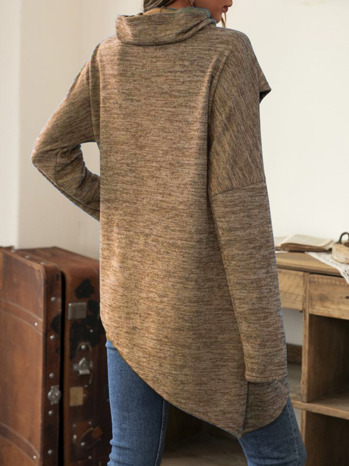 Matilde | Long sleeve t-shirt with asymmetric hem and cowl neckline