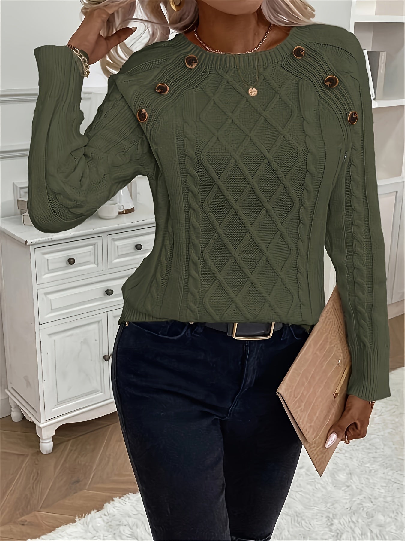 Annelie | Single-breasted cable-knit sweater with a crew neck