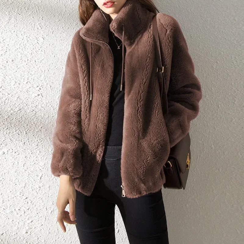 Sandra | Modern and versatile winter garment.