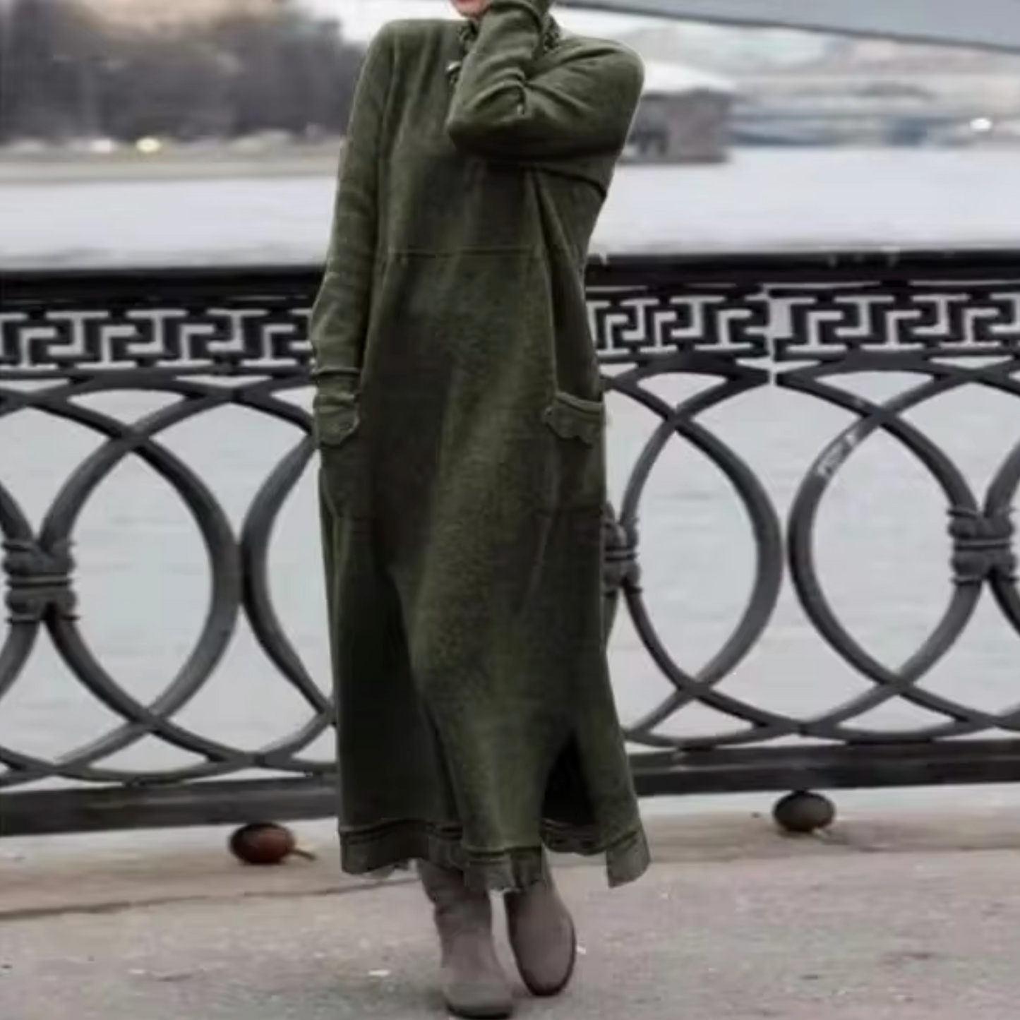 Maria Elena | Loose velvet sweatshirt dress
