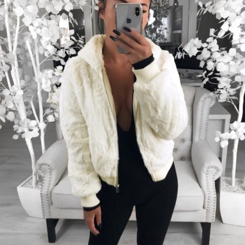 Eva | Classic and elegant winter garment