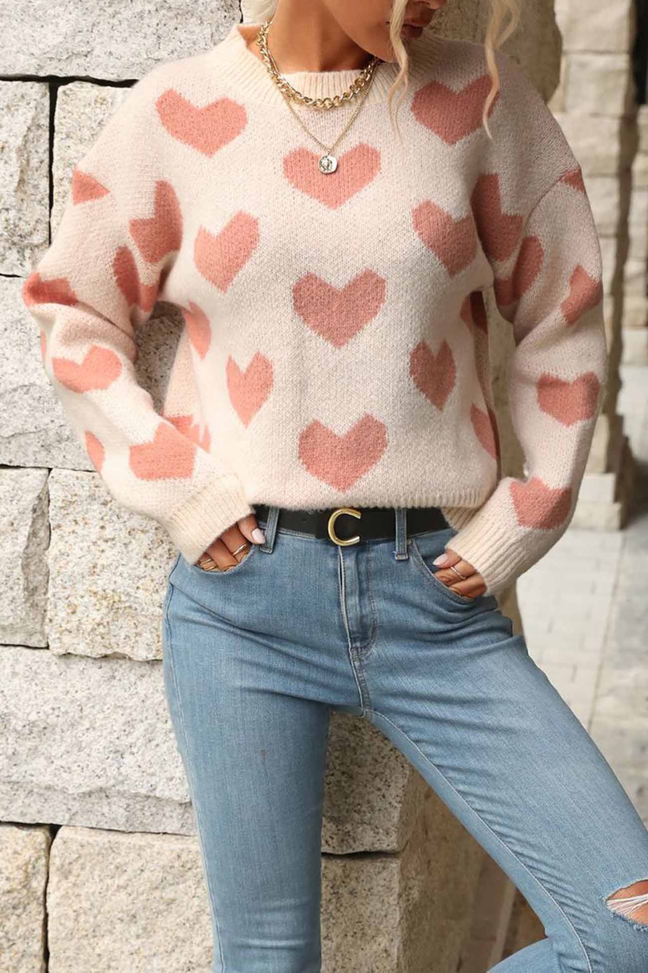 Marion | Knitted sweater with a round neckline and a heart pattern