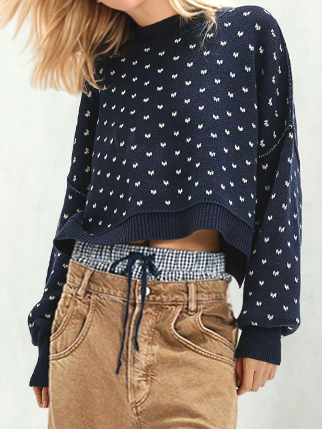 Liselotte | Long-sleeved sweater with a slit and a crew neck