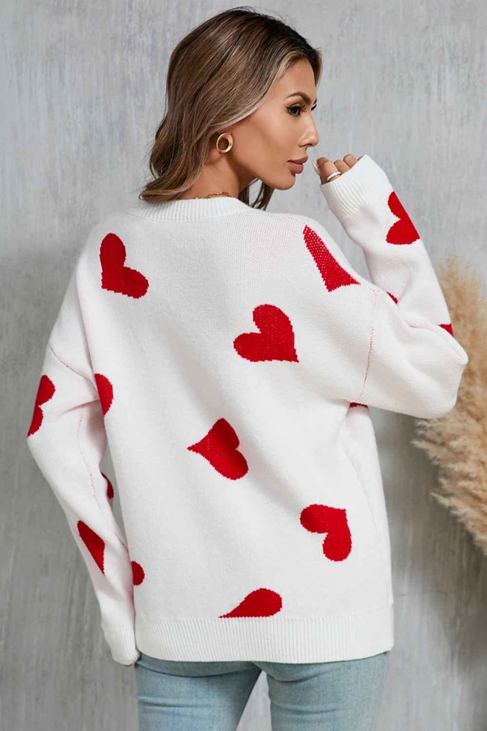 Mareike | Heart-shaped crew neck sweater with dropped shoulders