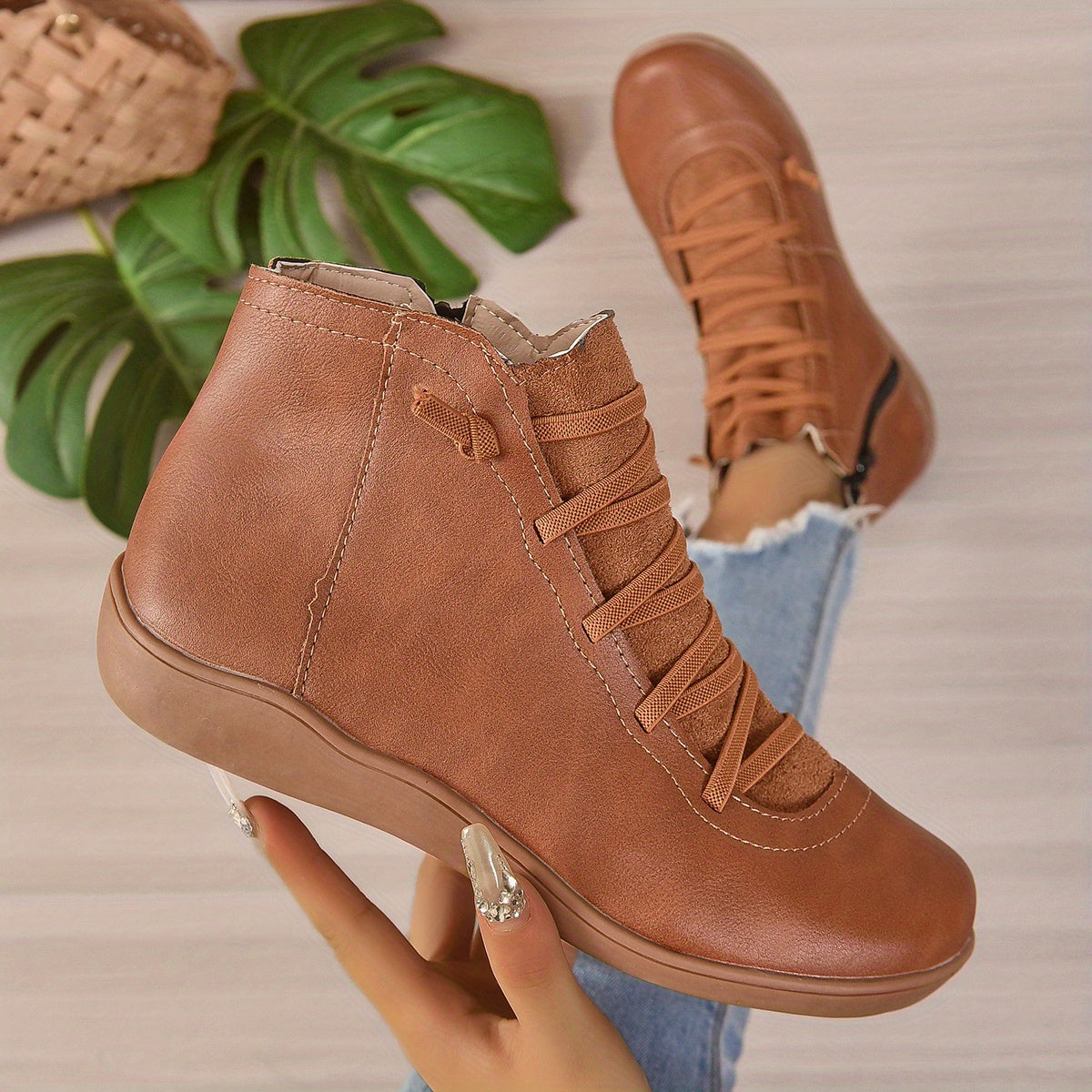 Paloma | Modern and supportive orthopedic boots.