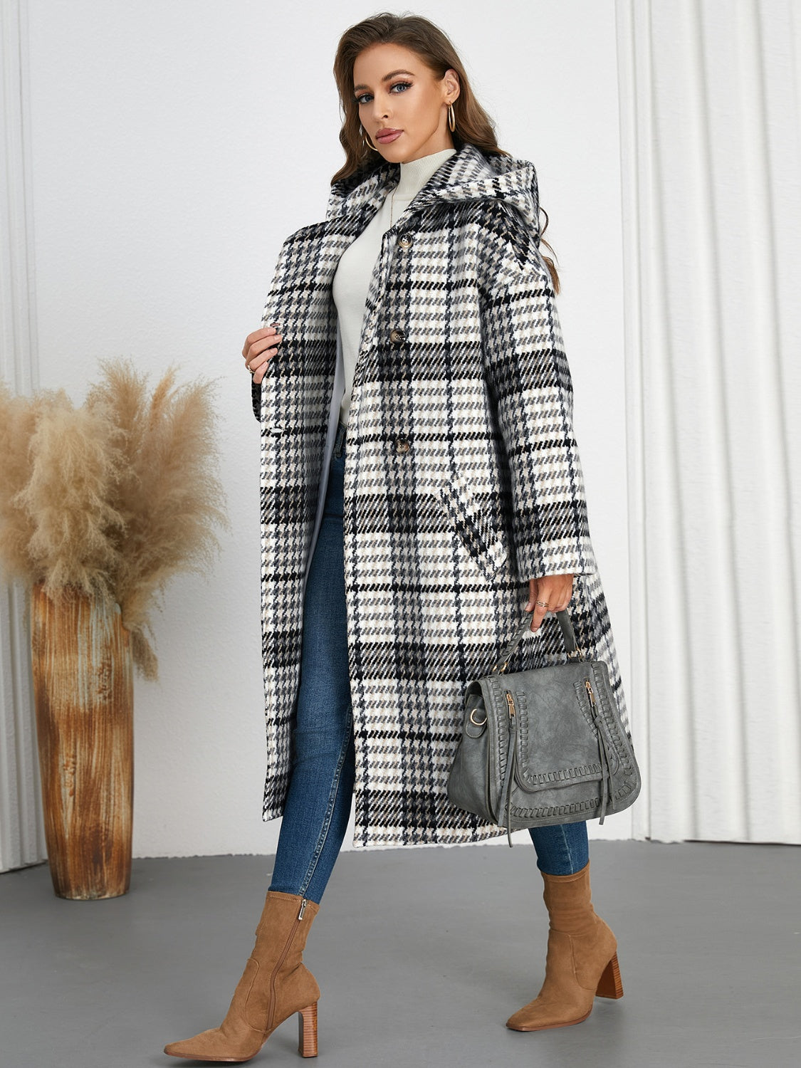 Abigail | Checked double breasted long sleeve coat