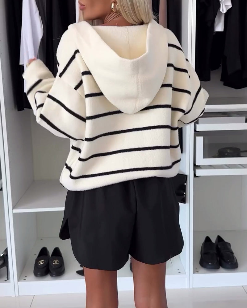 Mercedes| Fashionable and minimalist winter garment