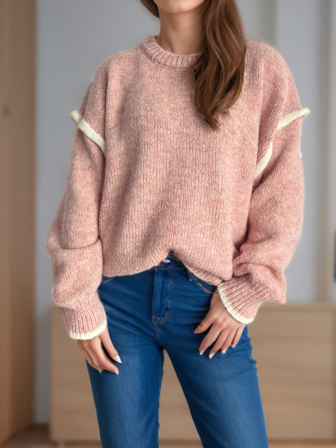 Luz | Round neck sweater with sloping shoulders and contrasting trim