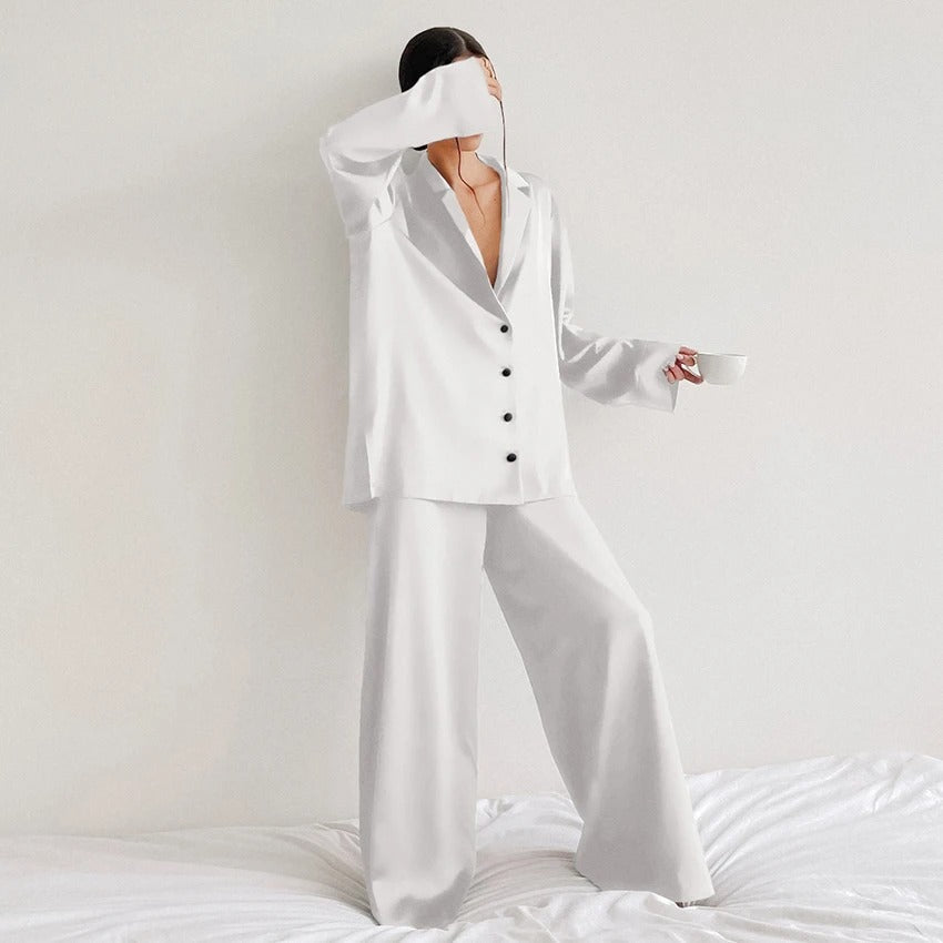 Iris® | Oversized pajama set with silky elegance