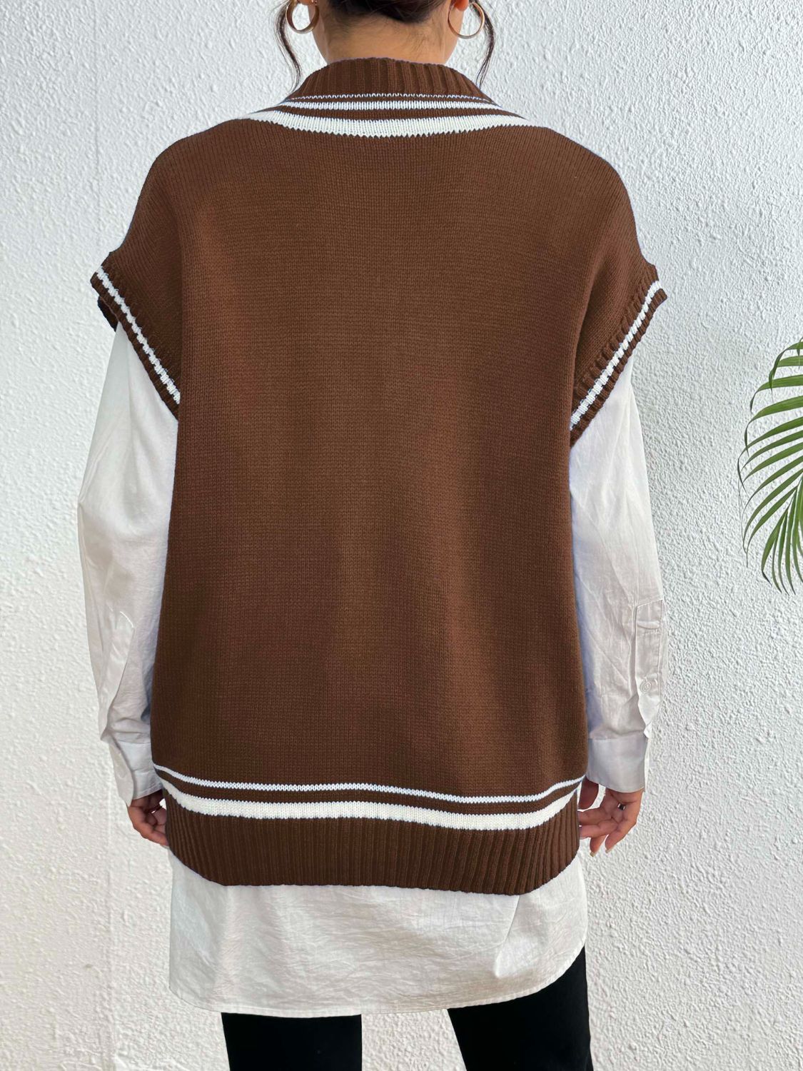 Margherita | Sweater vest with contrast trim and V-neck