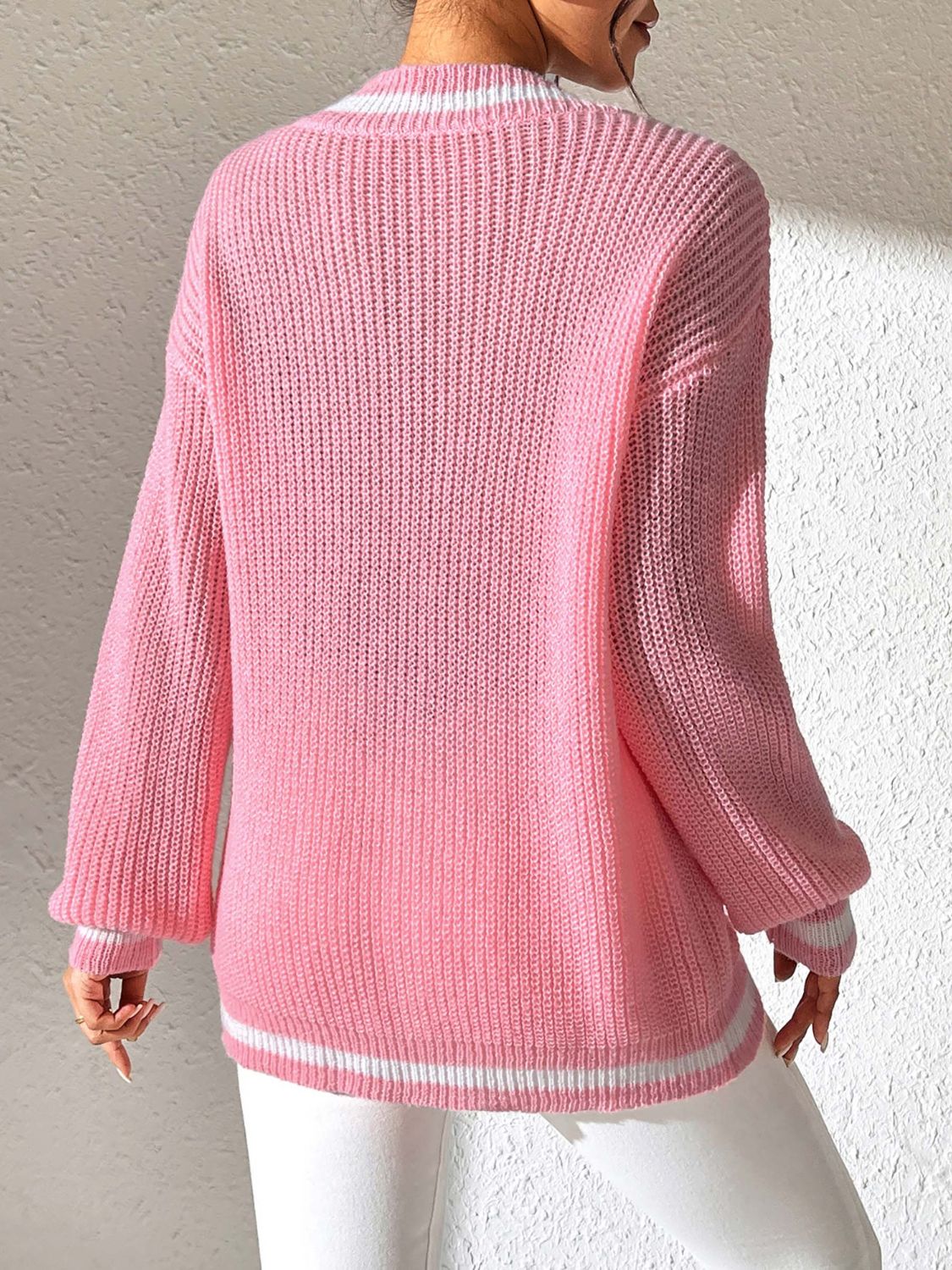 Jeanette | Long-sleeved sweater with contrast trim and V-neck