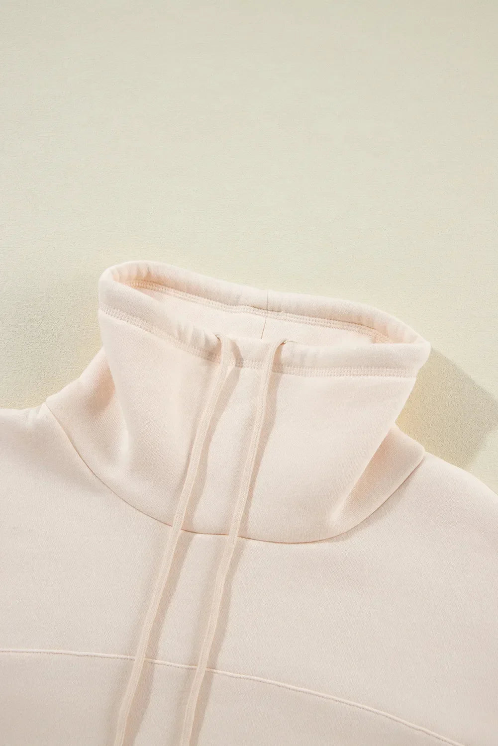 Camila | Long-sleeved sweatshirt with turtleneck and drawstring