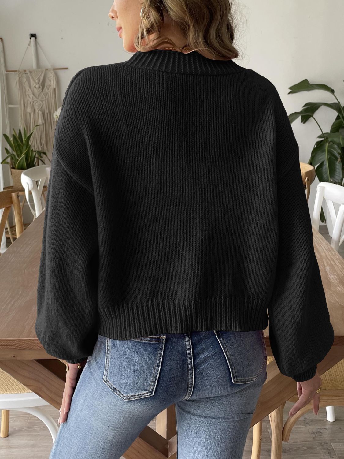 Sibylle | Beaded cardigan with long sleeves and an open front