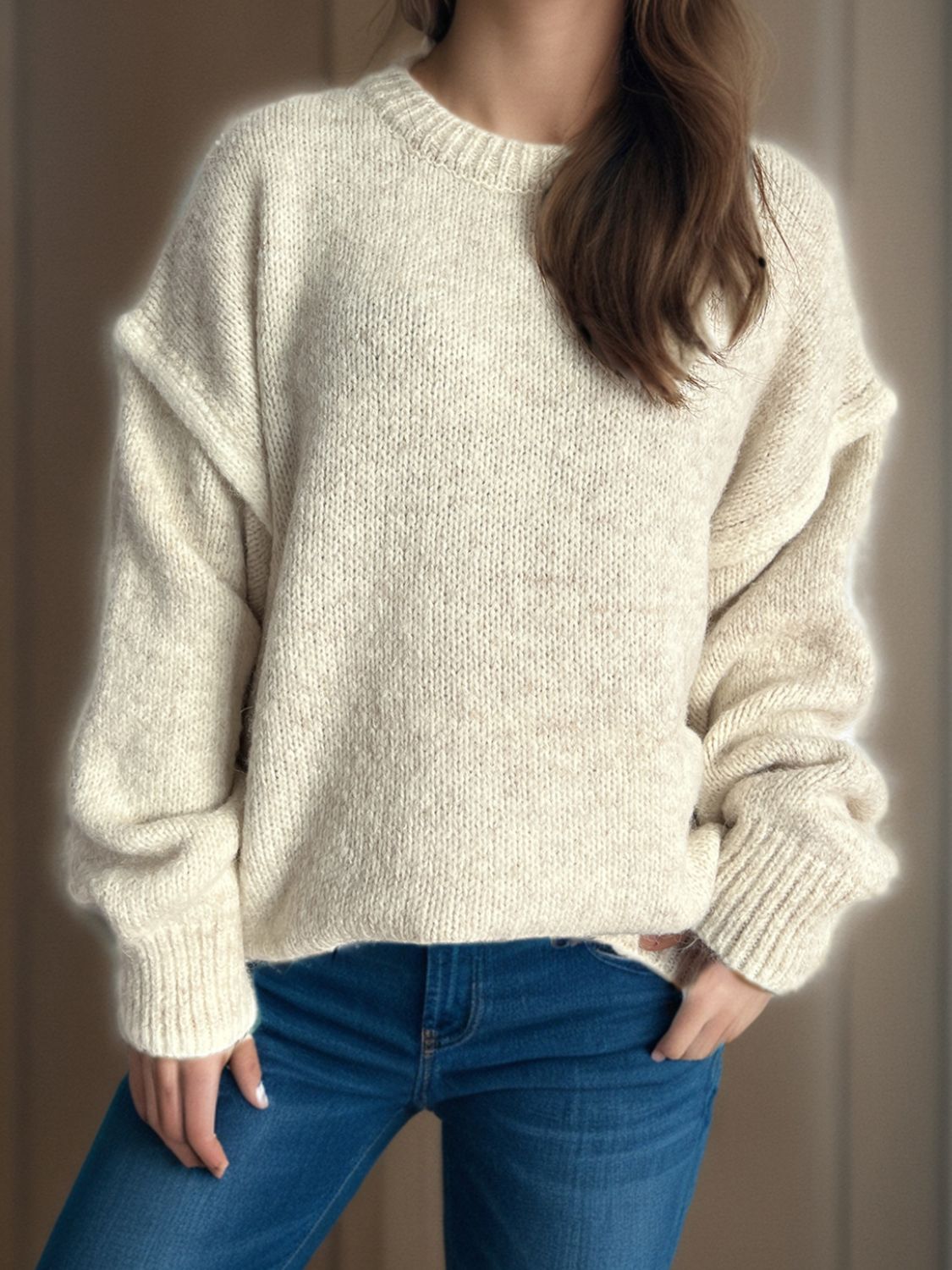Luz | Round neck sweater with sloping shoulders and contrasting trim