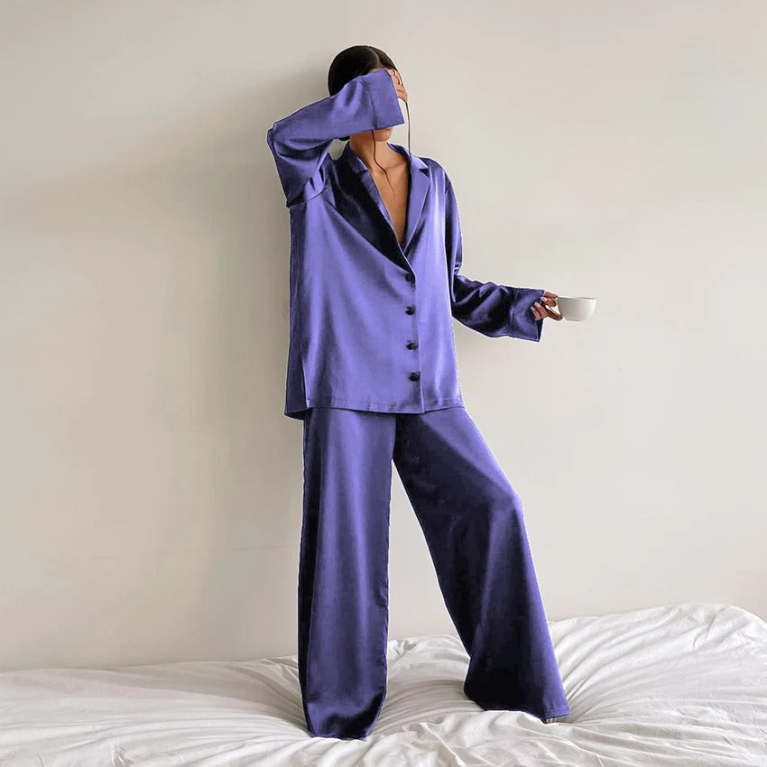Iris® | Oversized pajama set with silky elegance