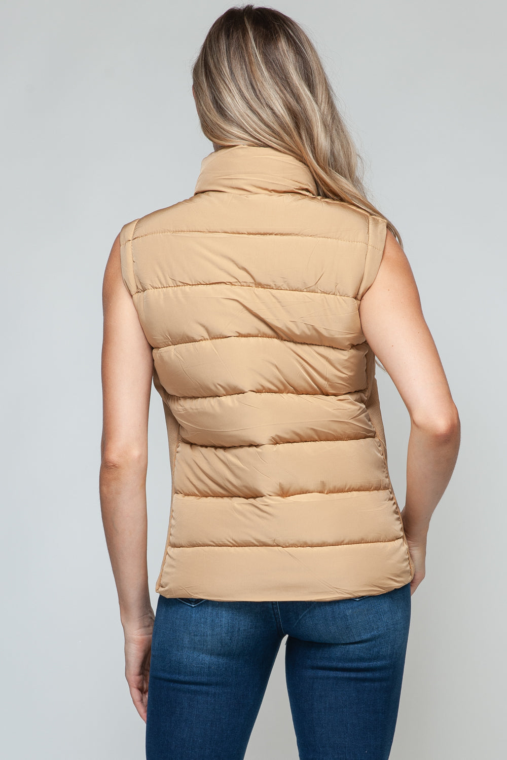 Alma | Snobbish turtleneck vest with zip and pockets