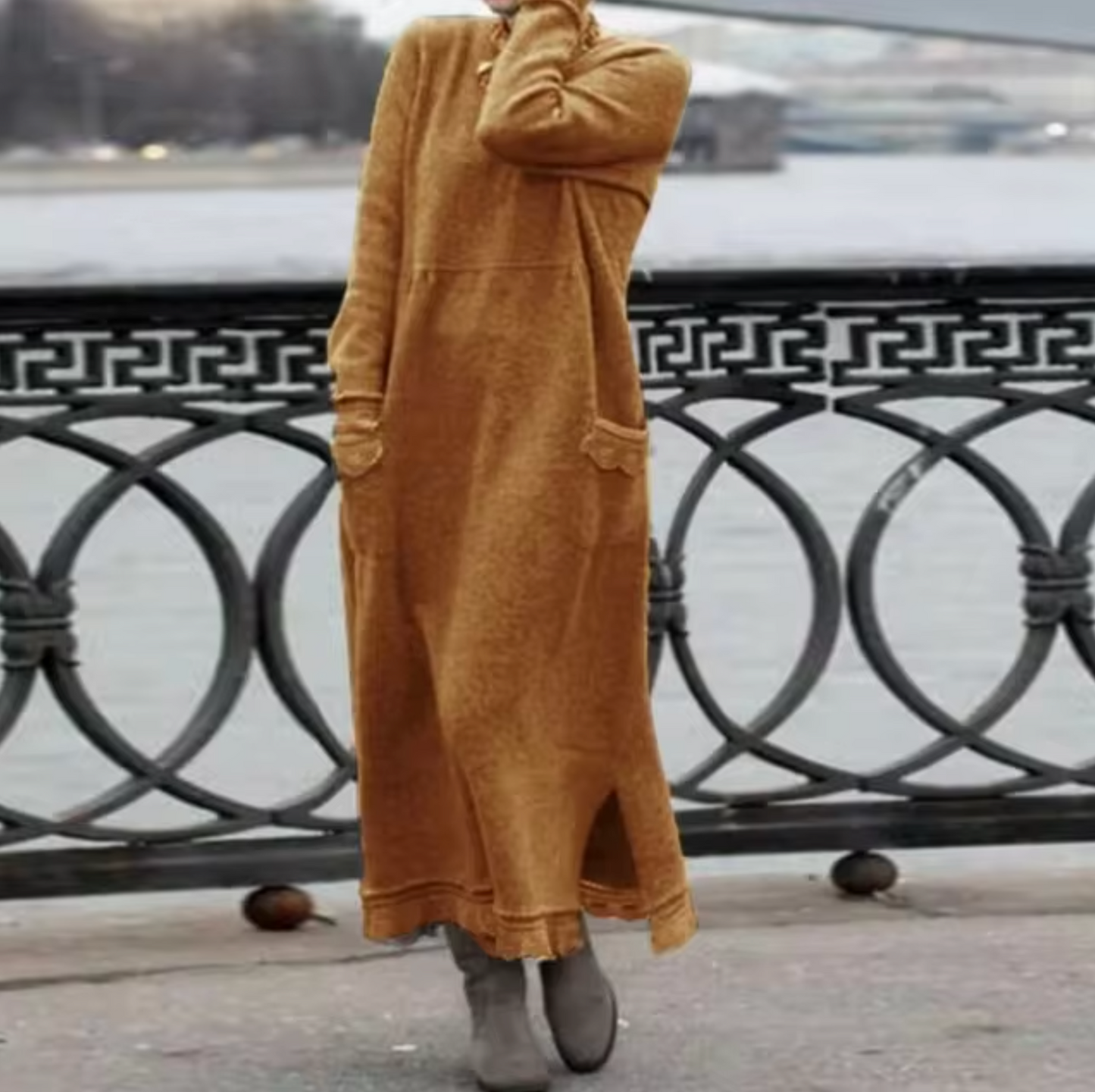 Maria Elena | Loose velvet sweatshirt dress