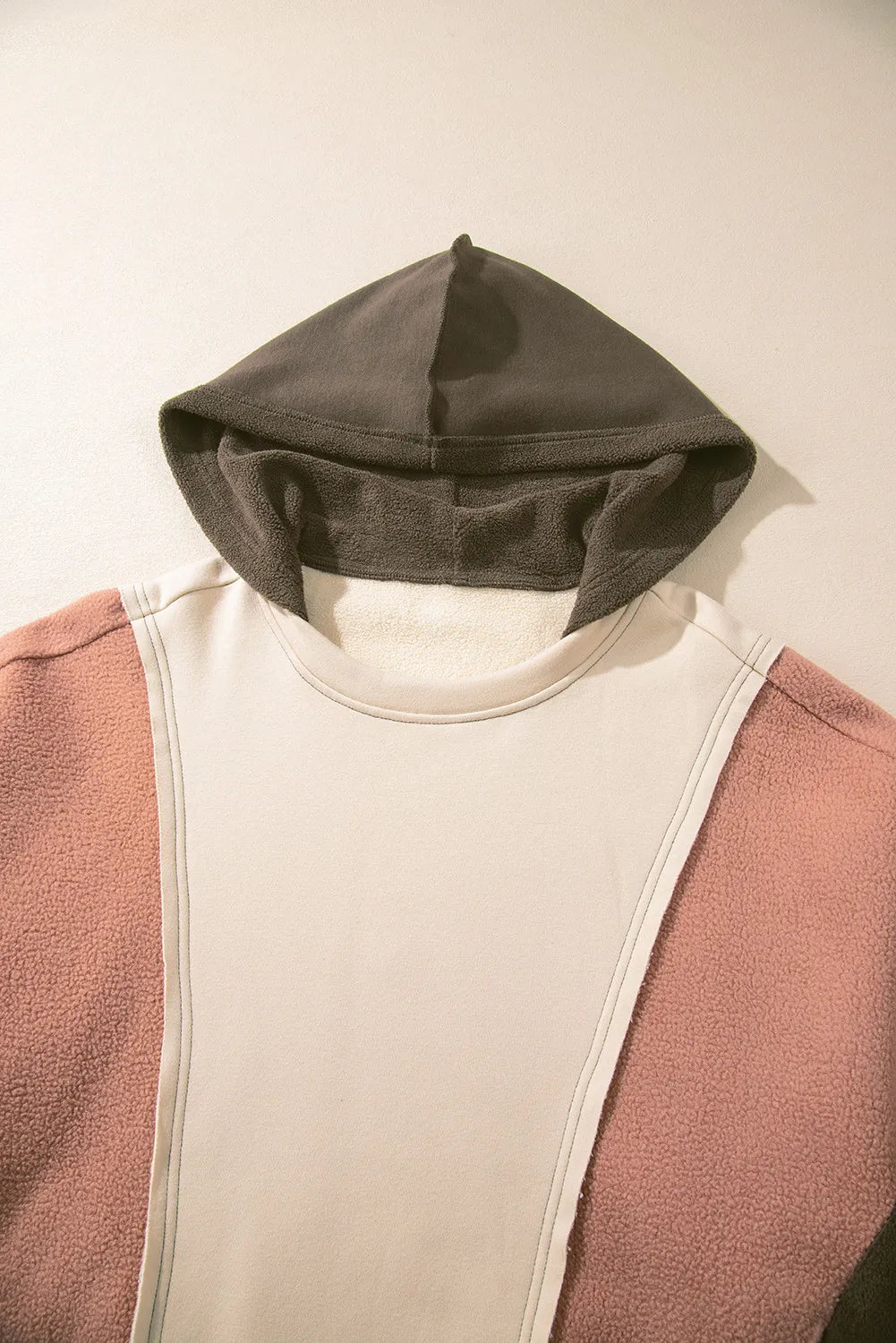 Brigitte | Long sleeve hoodie with a color block design