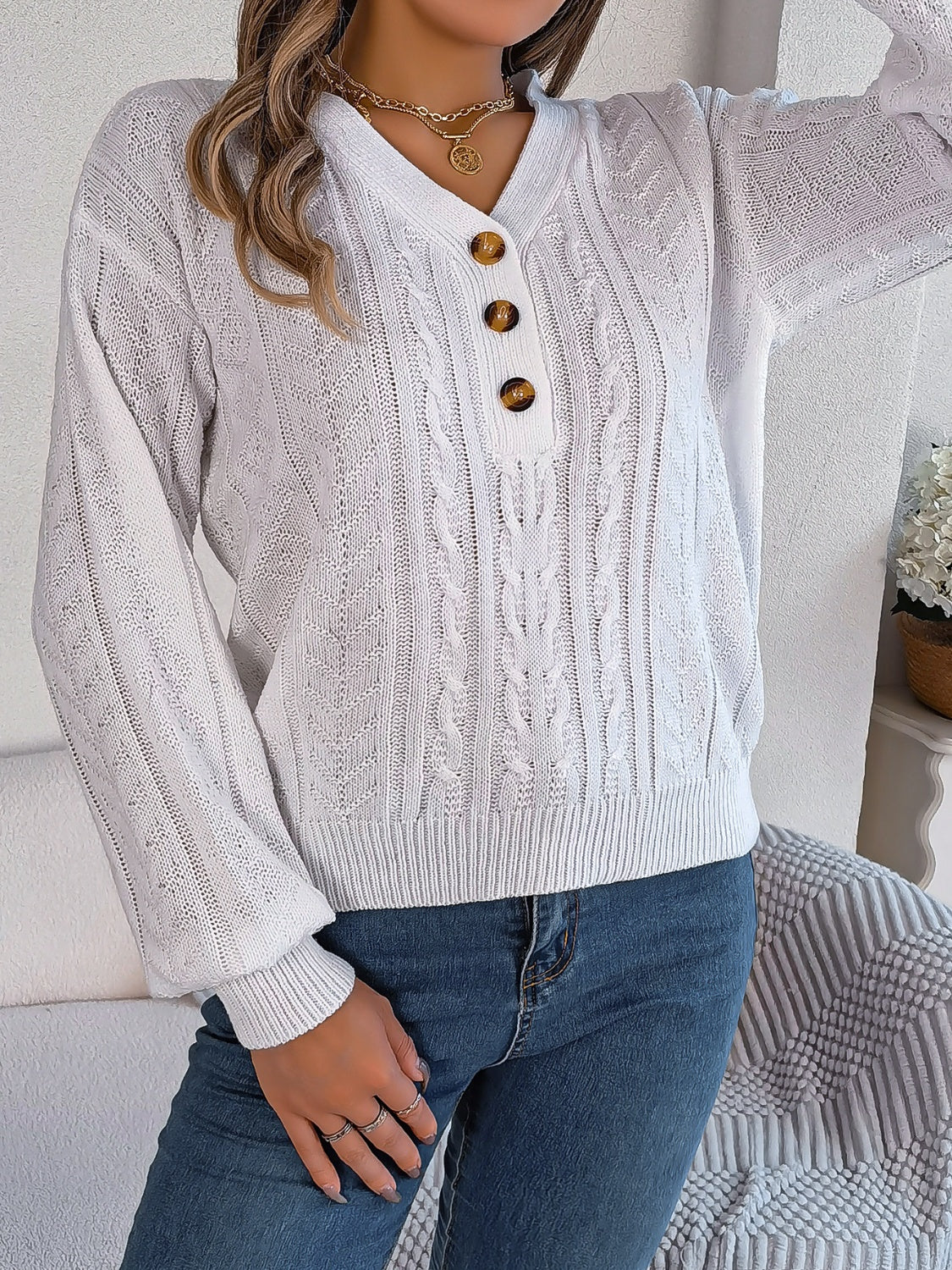 Maite | Long-sleeved sweater with cable knit and V-neck