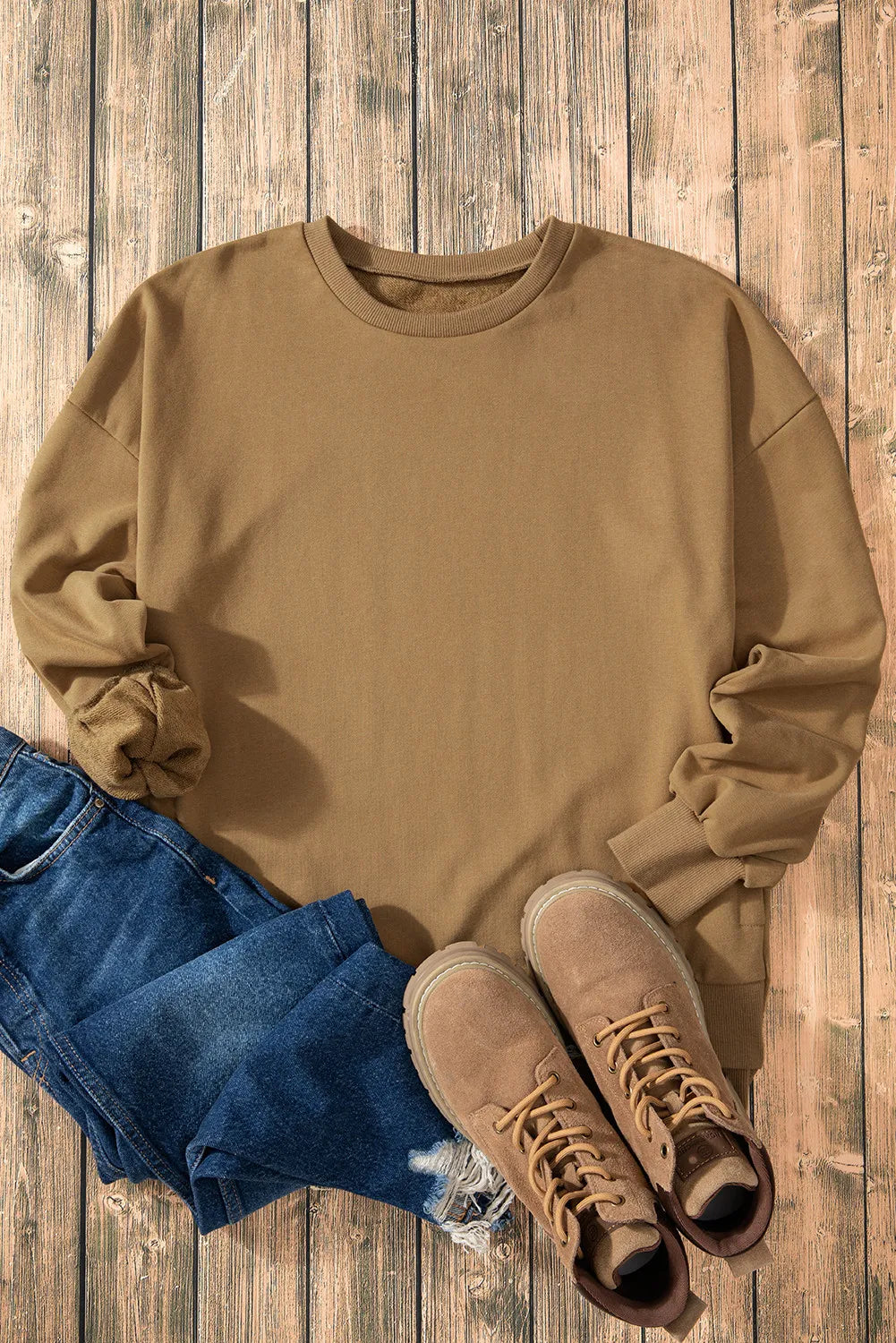 Claudia | Long-sleeved sweatshirt with a high, low crew neck