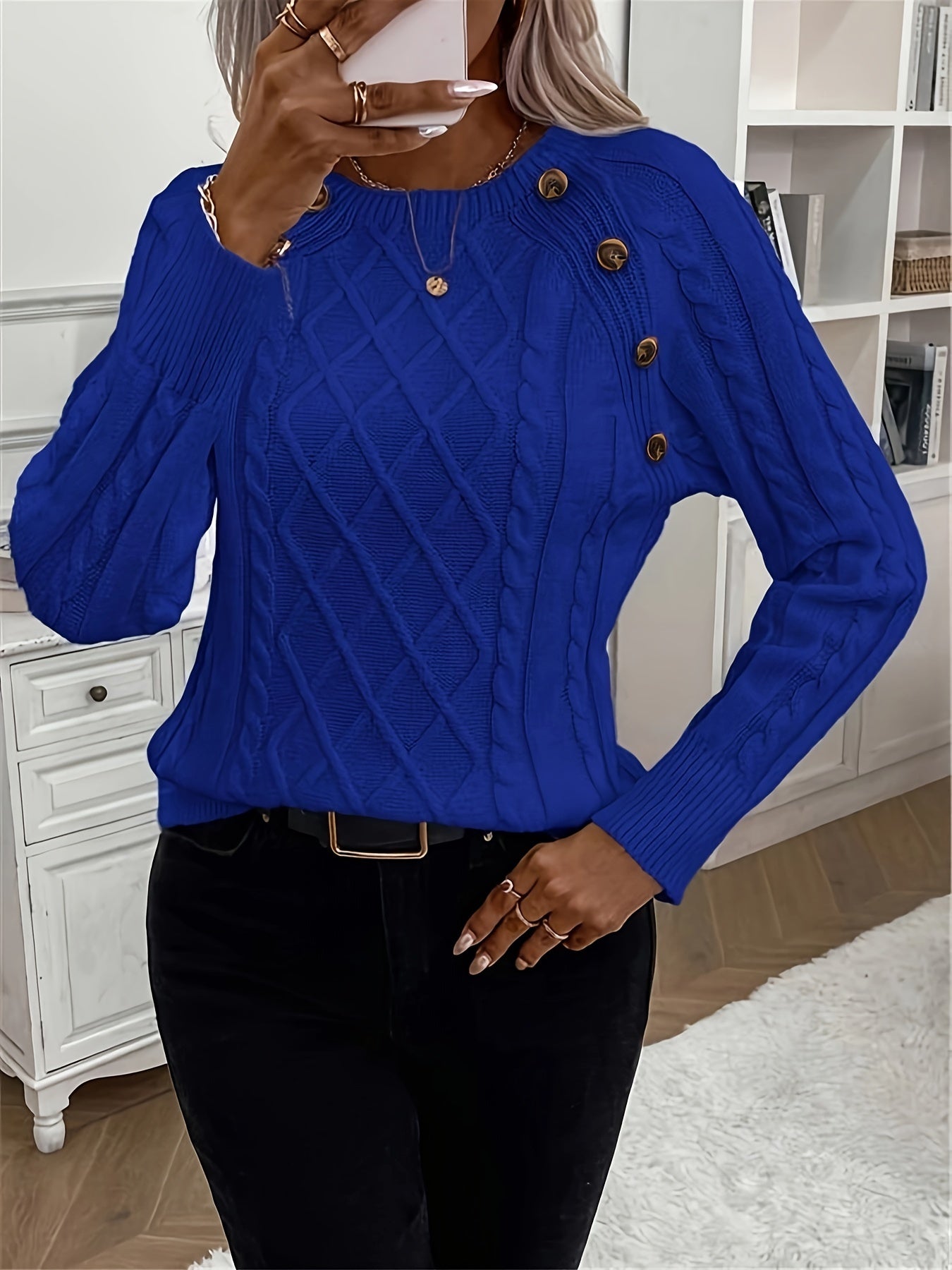 Annelie | Single-breasted cable-knit sweater with a crew neck