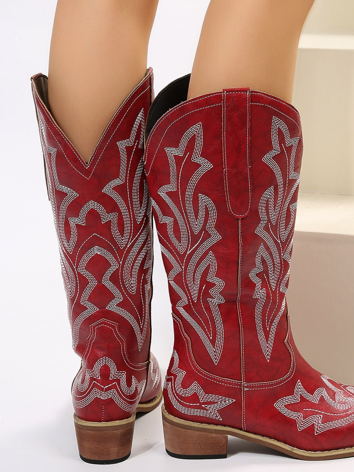 Monica | Elegant and detailed support boots