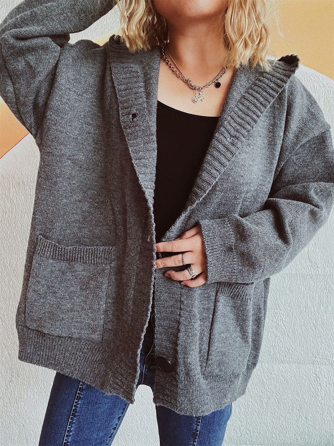 Beatrice | Long-sleeved cardigan with hood and dropped shoulders