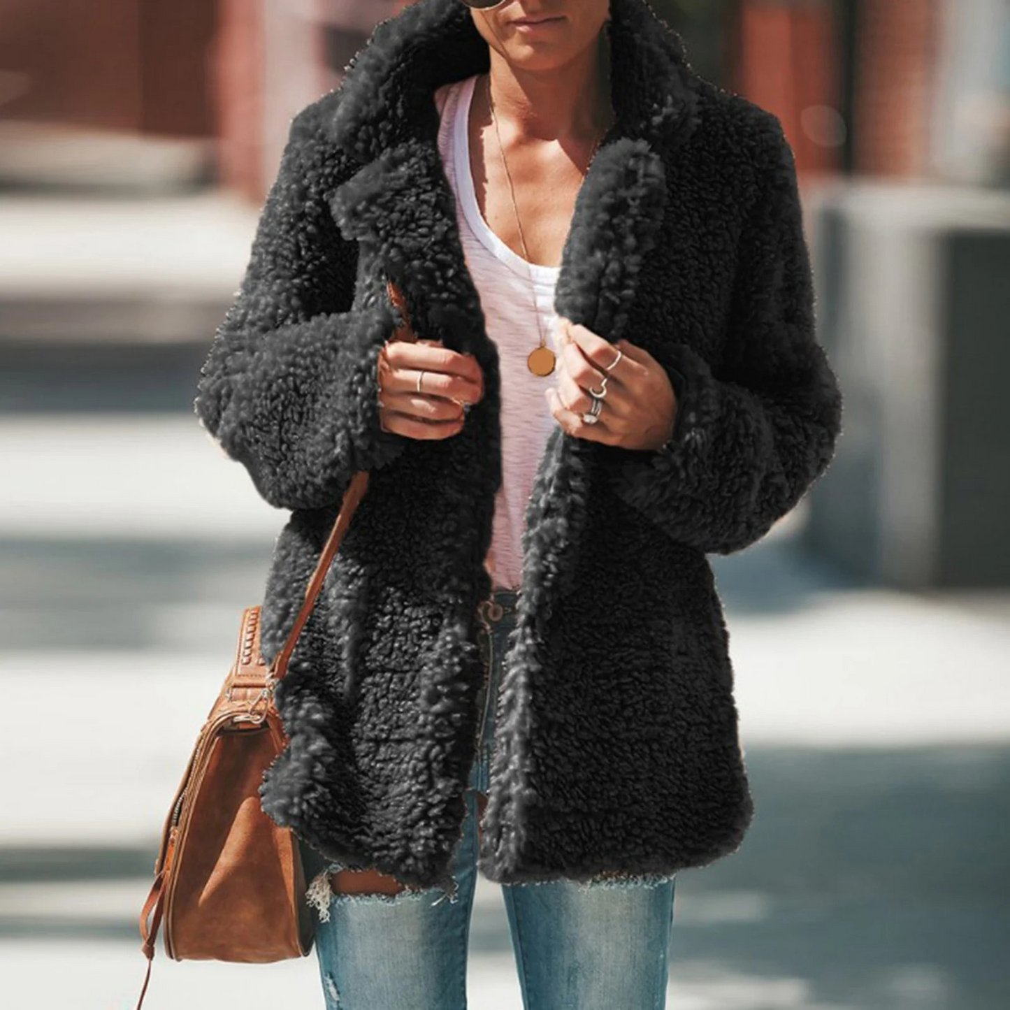 Ariadna® | Simple and elegant winter garment.