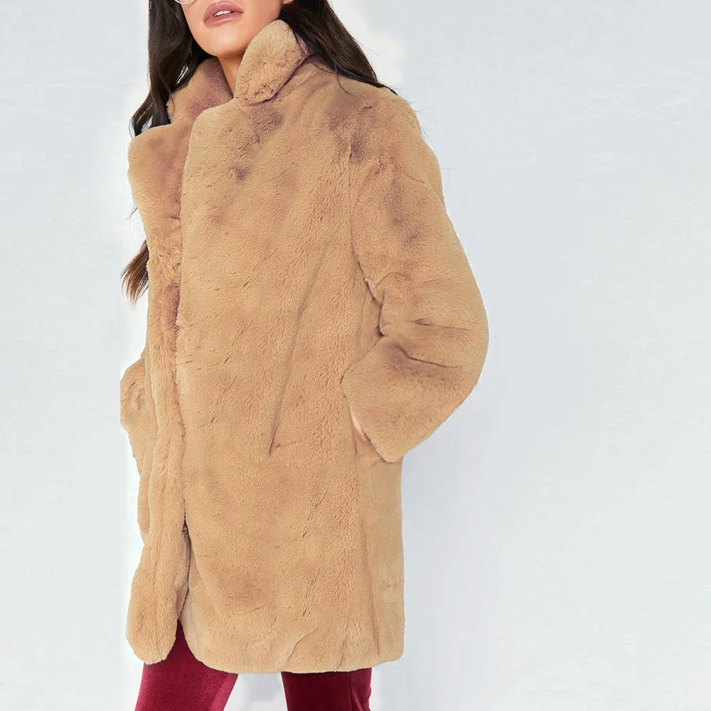 Cristina | Fashionable and minimalist winter garment