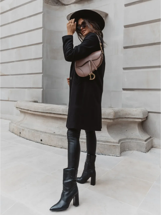 Adela | Relaxed and timeless winter garment