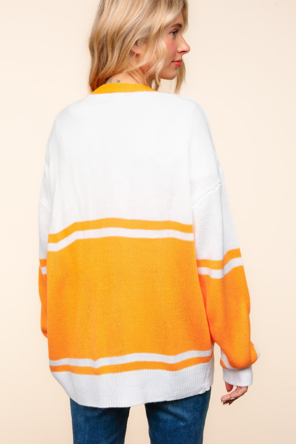 Maria | Haptics cardigan with V-neck, button placket and letter patch