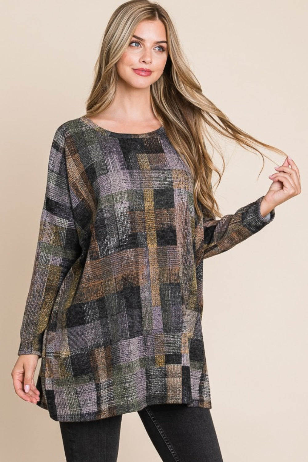 Brigitte | Checked, long-sleeved top with a crew neck
