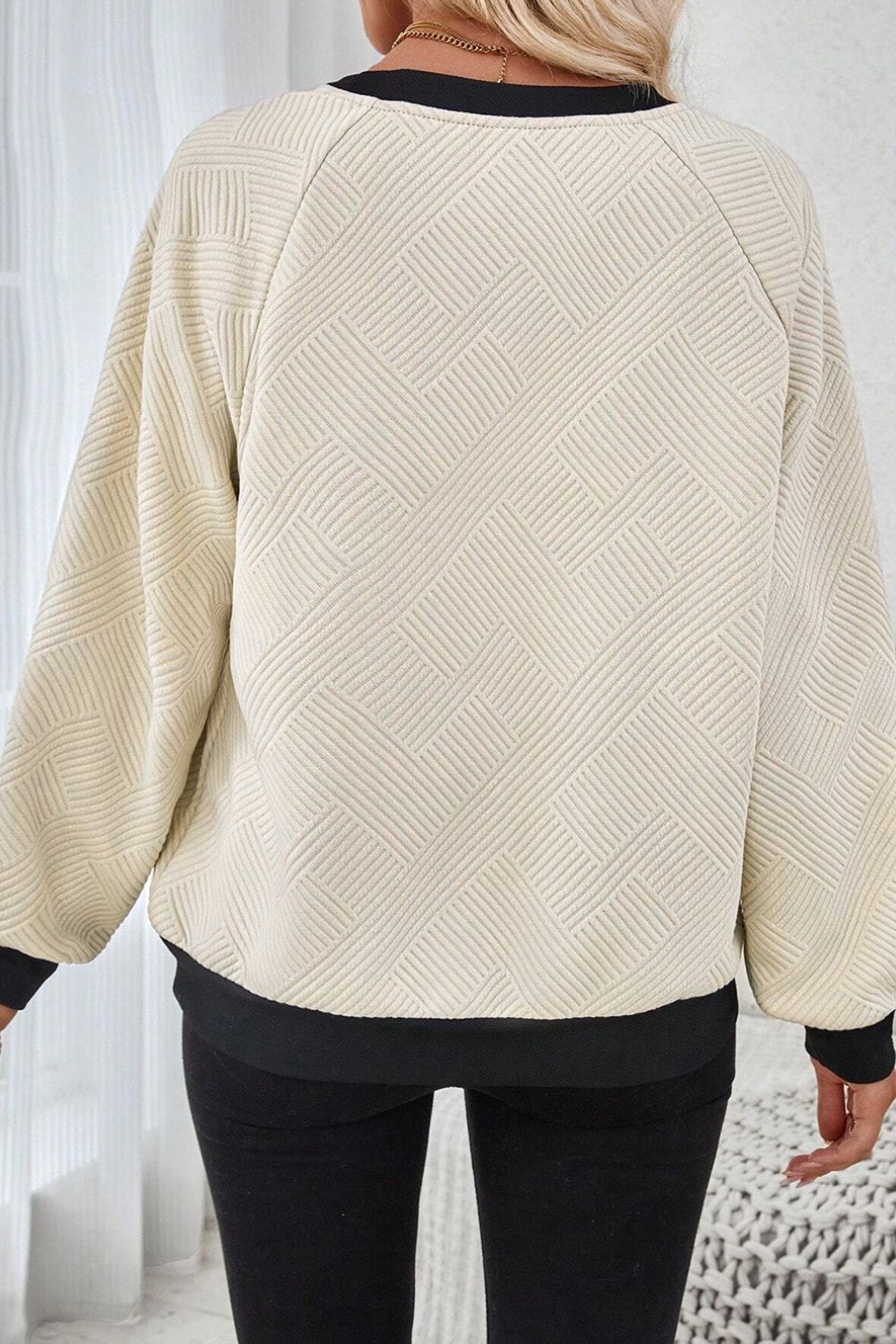 Azucena | Long-sleeved sweatshirt with textured contrast