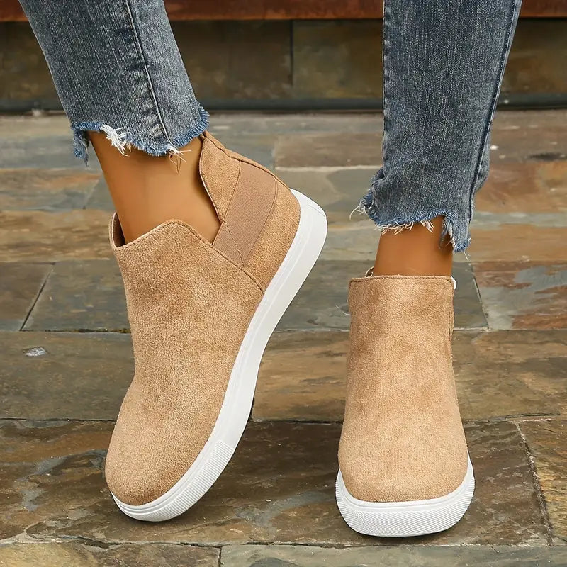 Vania | Relaxed and supportive orthopedic boots.