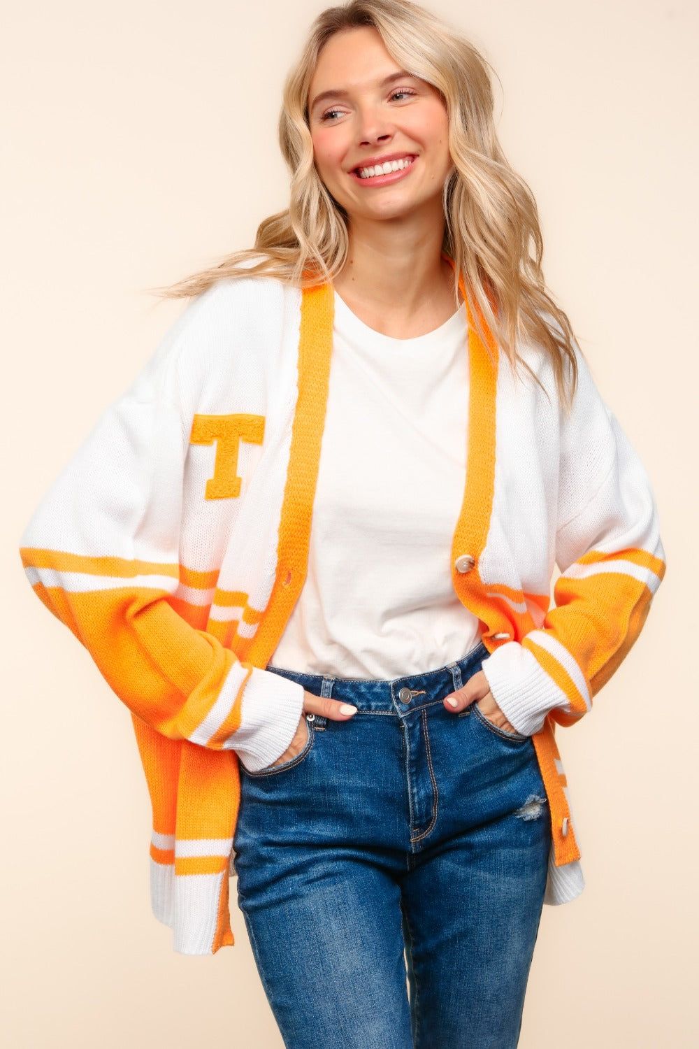 Maria | Haptics cardigan with V-neck, button placket and letter patch