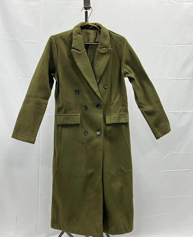 Soledad | Classic and elegant winter garment.
