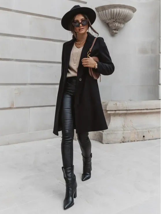 Adela | Relaxed and timeless winter garment