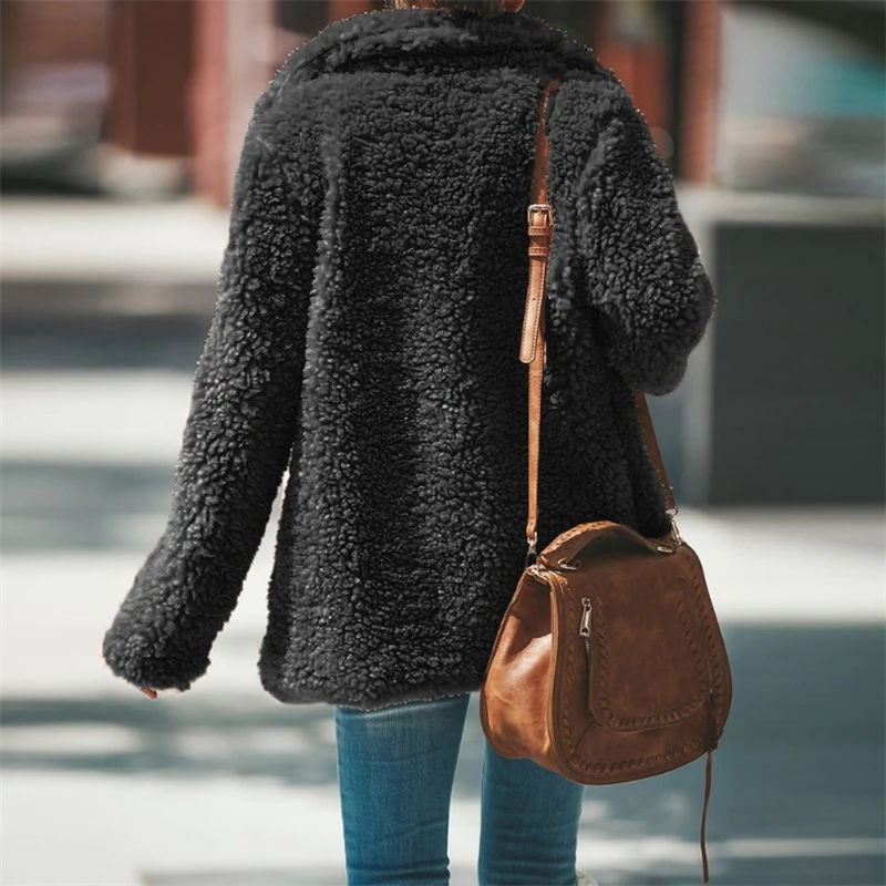 Ariadna | Timeless and elegant winter clothing