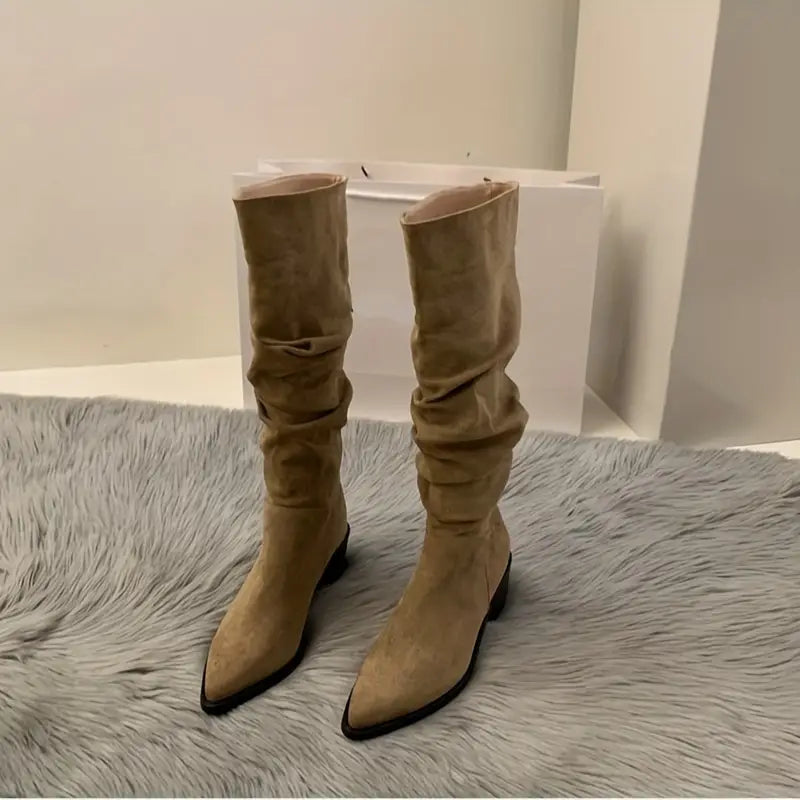 Alina | Robust, pointed ankle boots