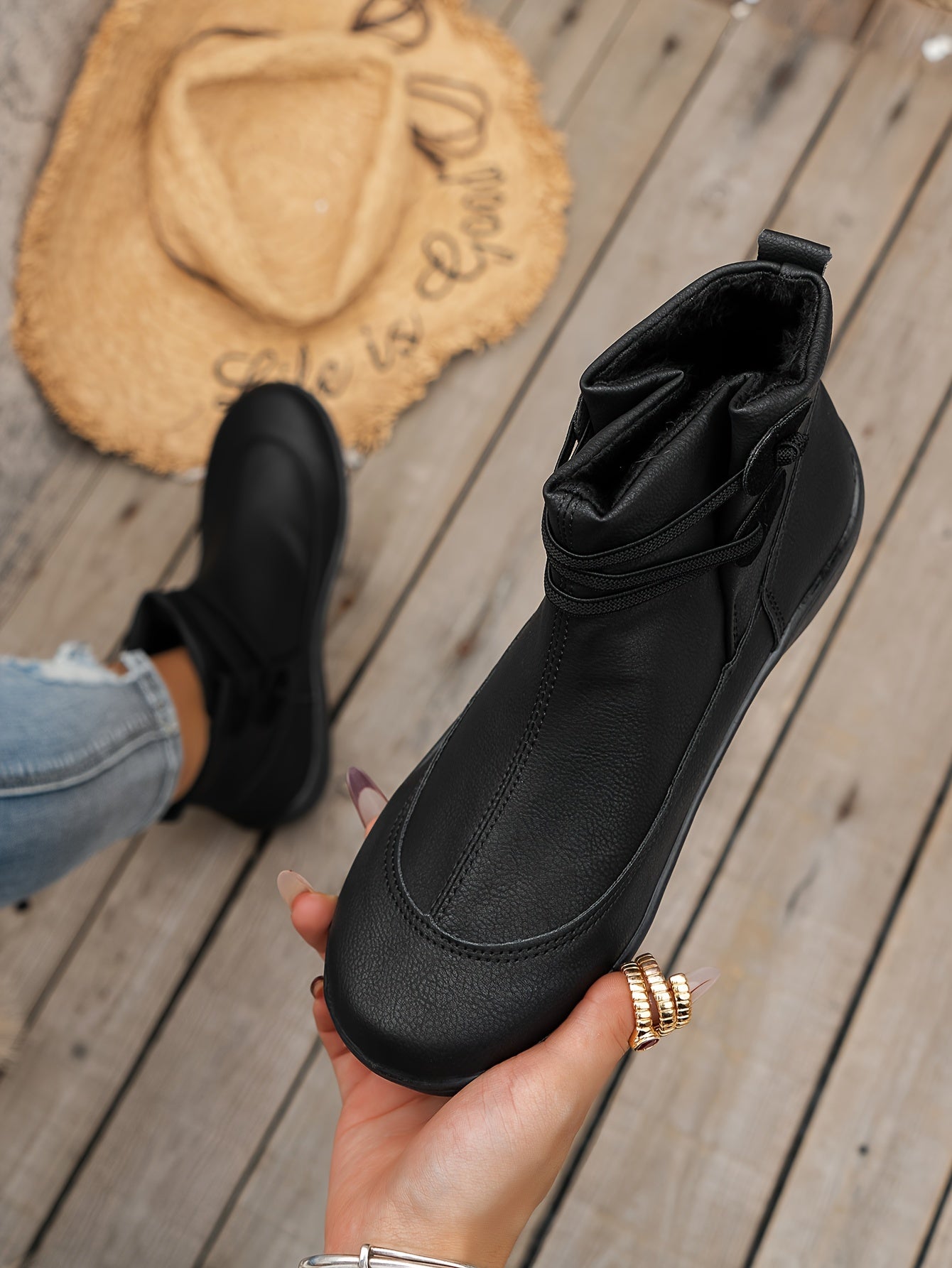 Flor | Lightweight, supportive orthopedic boots.