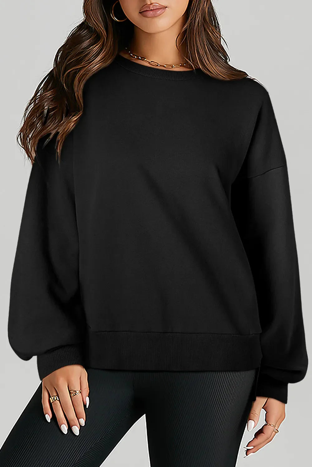 Claudia | Long-sleeved sweatshirt with a high, low crew neck